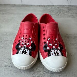 Native Mickey Mouse in Red Size C11